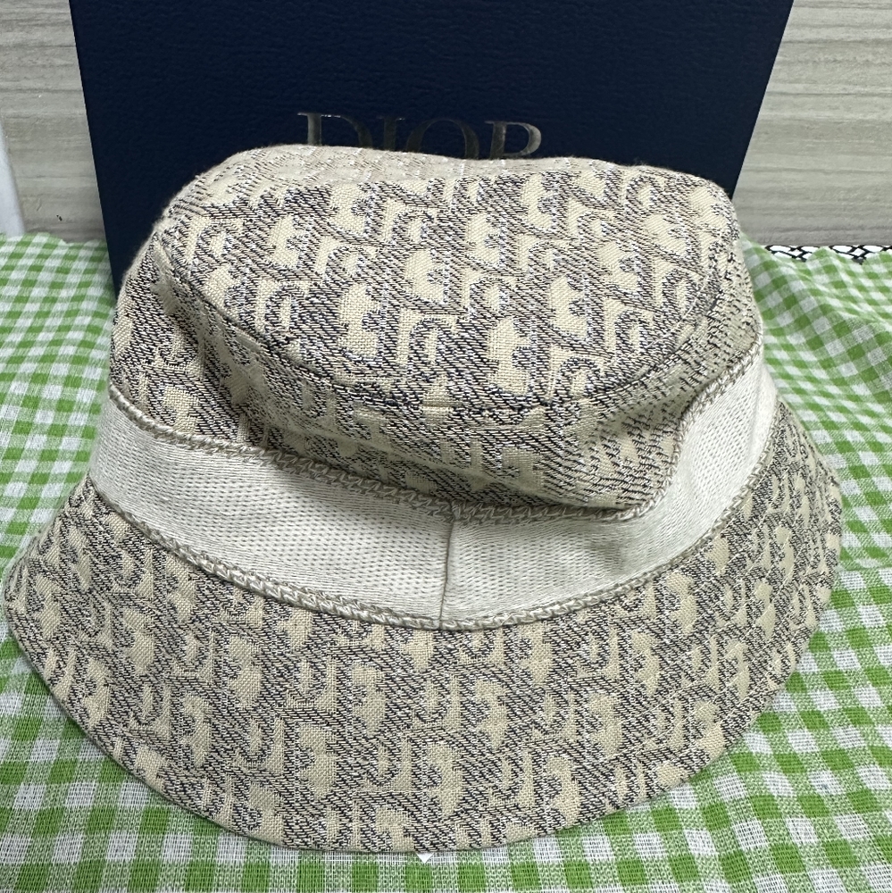 DIOR Bucket Hat - Picture 5 of 6